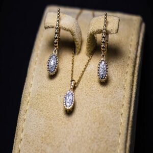 a half set of earring and necklace diamond